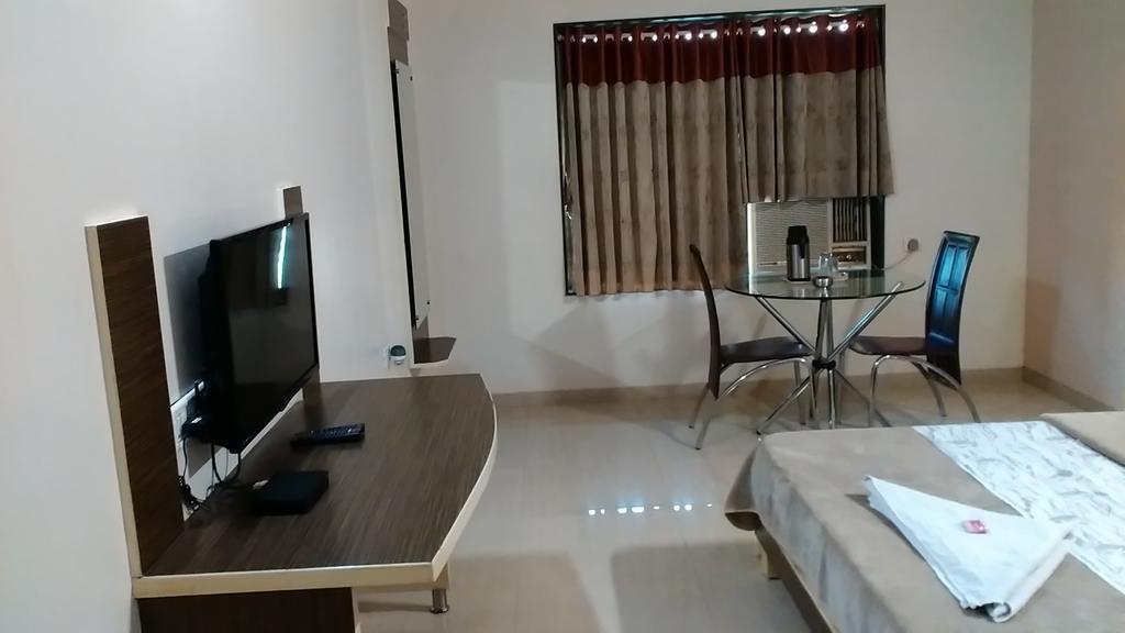 Hotel Sun Plaza Ankleshwar Exterior photo
